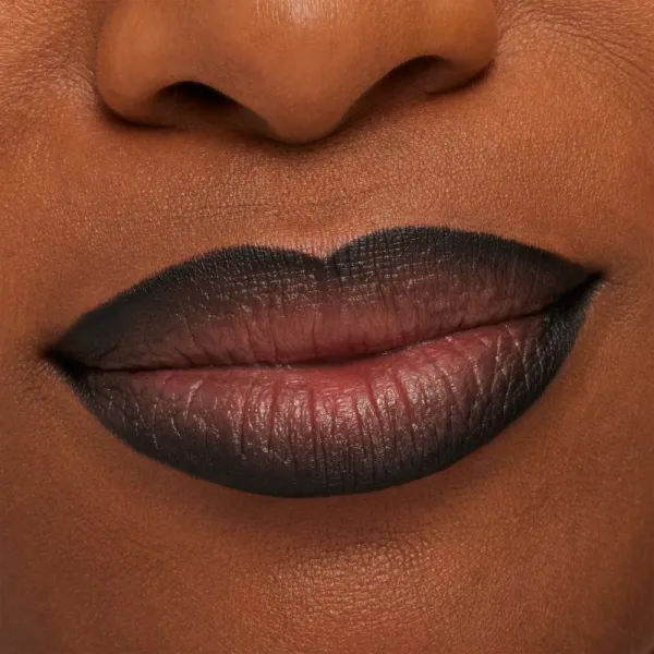 MAC Cosmetics Lip Pencil ceruzka na pery odtieň Caviar 1.45 g
