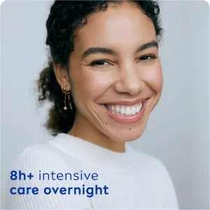 Labello Over Night Care regeneračný balzam na pery s levanduľou 4.8 g