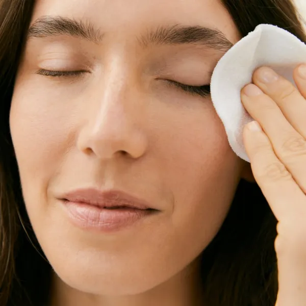 NIVEA Visage odličovač vodeodolného očného make-upu s harmančekom 125 ml