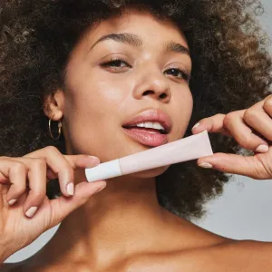 Gosh Bright'n Conceal rozjasňujúci korektor proti kruhom pod očami odtieň 002 Soft Pink 12 ml