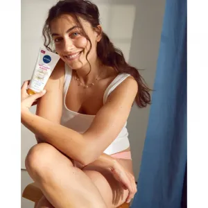 NIVEA Luminous 630 výživný telový krém proti striám 200 ml