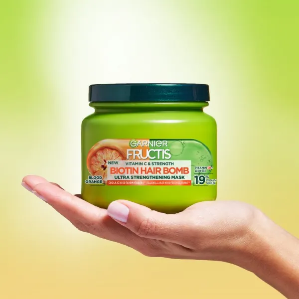 Garnier Fructis Vitamin & Strength hĺbkovo posilňujúca maska na vlasy 320 ml