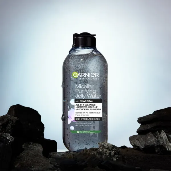 Garnier Skin Naturals Pure Charcoal čistiaca micelárna voda s gélovou textúrou 400 ml