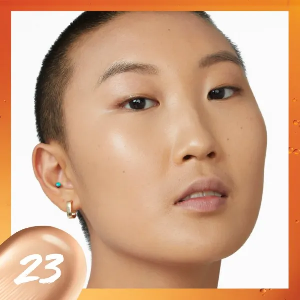 MAYBELLINE NEW YORK SuperStay Vitamin C Skin Tint sérum pre zjednotenie farebného tónu pleti odtieň 23 30 ml