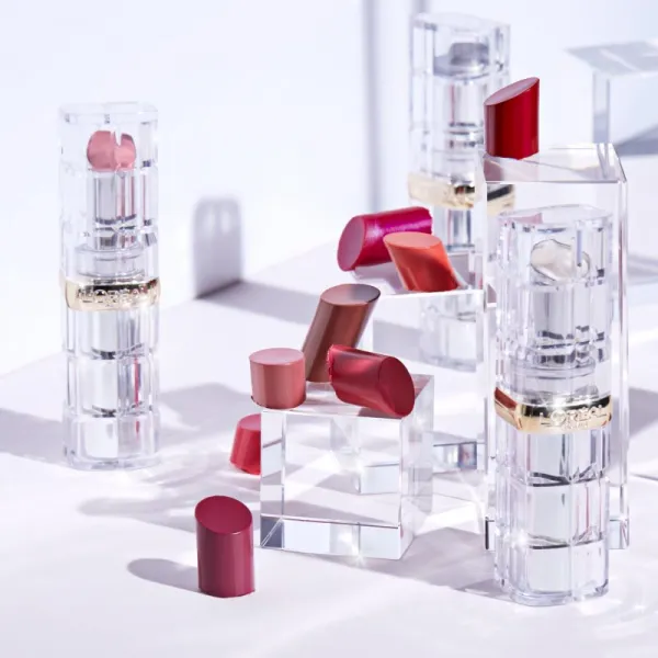 L’Oréal Paris Color Riche Shine rúž s vysokým leskom odtieň 111 Pink Wonderland 4.8 g