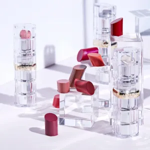 L’Oréal Paris Color Riche Shine rúž s vysokým leskom odtieň 111 Pink Wonderland 4.8 g