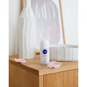 Nivea Rose Touch guličkový antiperspirant pre ženy 50 ml