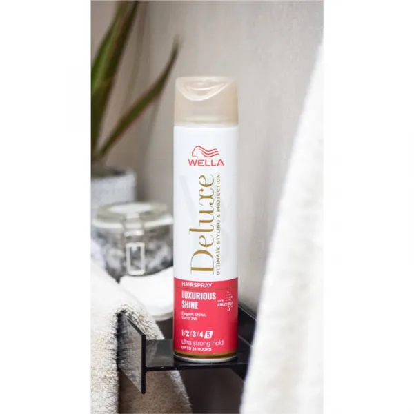 Wella Deluxe Luxurious Shine lak na vlasy pre lesk 250 ml