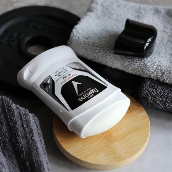 Rexona Active Protection+ Antiperspirant tuhý antiperspitant pre mužov Invisible 50 ml