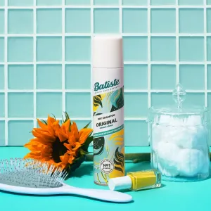 Batiste Original suchý šampón pre absorpciu prebytočného mazu a pre osvieženie vlasov 200 ml