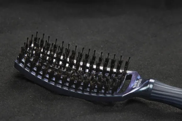 Olivia Garden Fingerbrush Midnight Desert plochá kefa odstín Saphire 27 cm