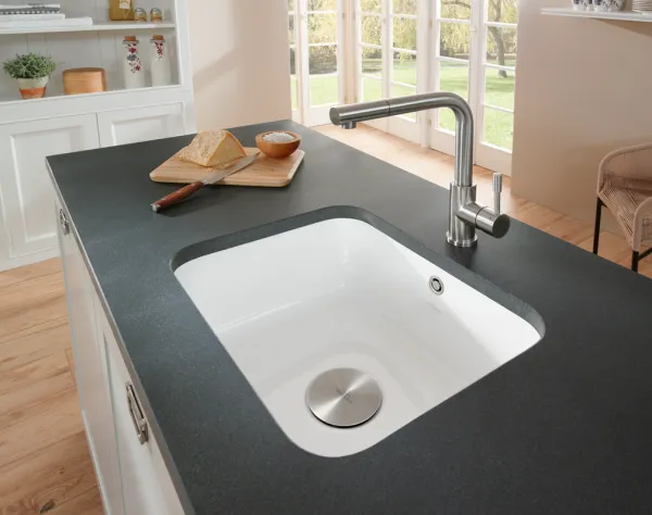VILLEROY & BOCH VILLEROY & BOCH - Keramický drez Cisterna 60C chromit podstavný 550 x 440 bez excentra 670601J0
