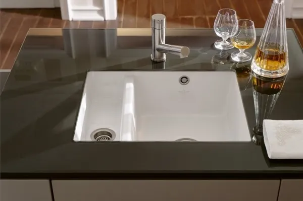 VILLEROY & BOCH VILLEROY & BOCH - Keramický drez Villeroy & Boch podstavný Subway 60 XU, 675801S5, Ebony 675801S5