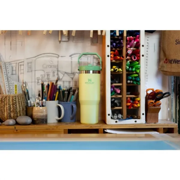 Stanley IceFlow™ Flip Straw Tumbler fľaša na vodu z nehrdzavejúcej ocele Tigerlilly 890 ml