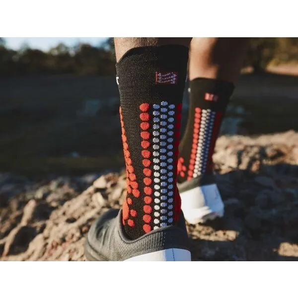Compressport PRO RACING SOCKS v4.0 TRAIL Bežecké ponožky, čierna, veľkosť