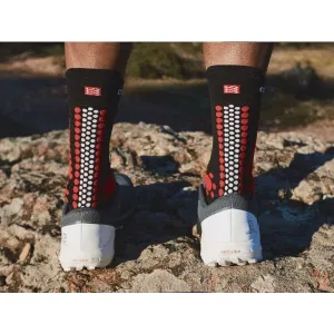 Compressport PRO RACING SOCKS v4.0 TRAIL Bežecké ponožky, čierna, veľkosť
