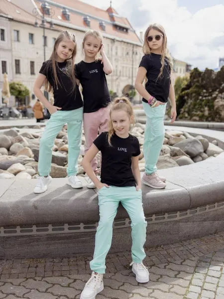 Dievčenské tričko LOVE s krátkym rukávom