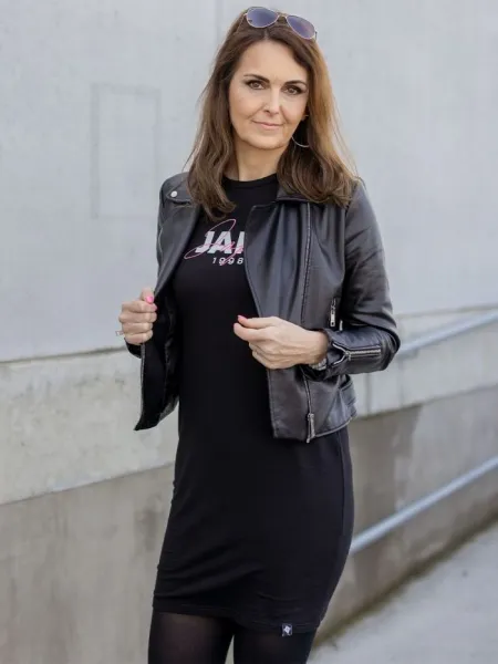 Dámske šaty slim MAGENTA s krátkym rukávom