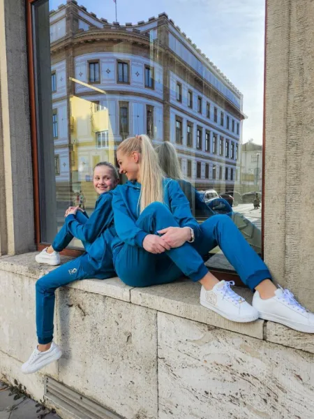 Dámske tepláky GOLDEN