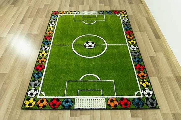 Detský koberec Rainbow 11377/130 futbalové ihrisko, zelený