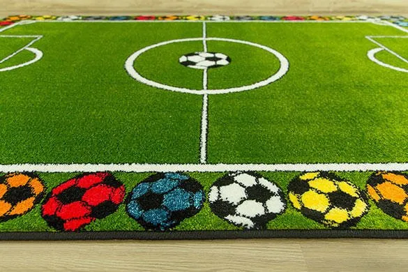 Detský koberec Rainbow 11377/130 futbalové ihrisko, zelený