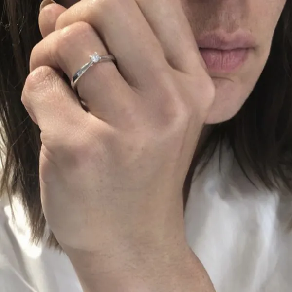 Blink-Blink Zásnubný prsteň z bieleho zlata s diamantom 0.10 ct1176BDG