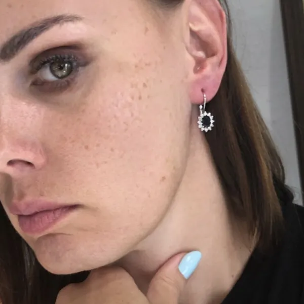 Blink-Blink Jedinečné diamantové náušnice z bieleho zlata so Zafírmi3270BZG