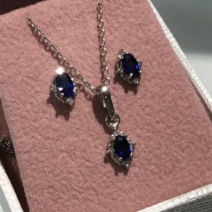 Blink-Blink Zlaté náušnice so Zafírmi a diamantami3182BDZaB
