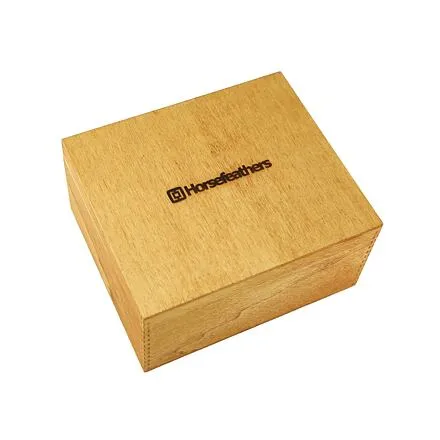undefined Darčekový box dámskych doplnkov (čiapka + náušnice)