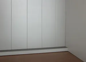Kredenc z masívu weston - šedá/hnedá