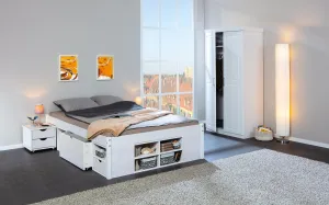 Posteľ z masívu 180x200cm s výsuvnými nočnými stolíkmi a úložným