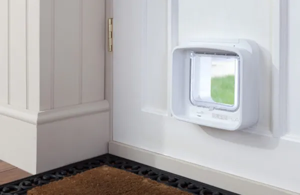Dvierka pre mačky s mikročipom SureFlap DualScan
