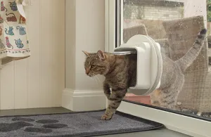 Dvierka pre mačky Sureflap Microchip Cat Door Connect