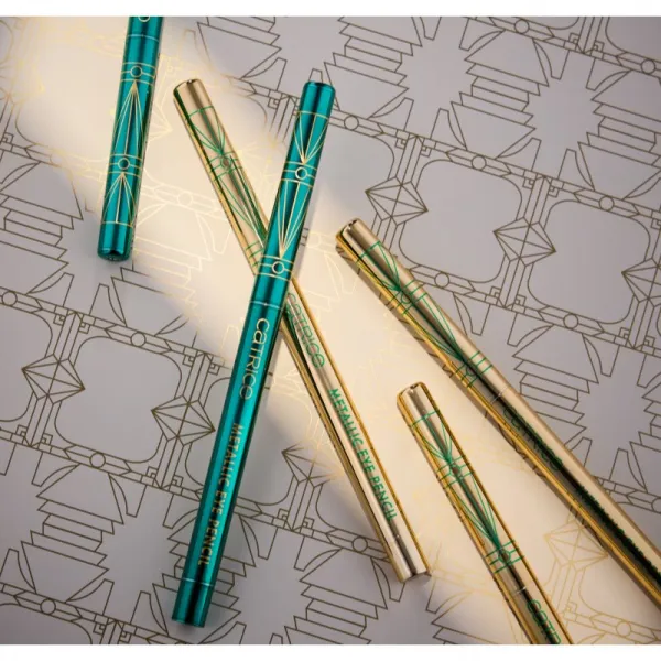 Catrice FESTIVE TREASURES metalická ceruzka na oči odtieň CO2 Gold Rush 0,22 g