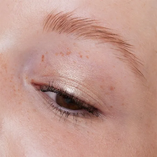 Essence Soft Touch očné tiene odtieň 07 Bubbly Sparkling Wine 2 g
