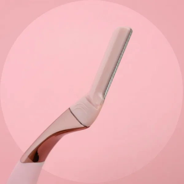 Wilkinson Sword Intuition Dermaglow britva na obočie
