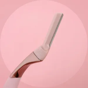 Wilkinson Sword Intuition Dermaglow britva na obočie