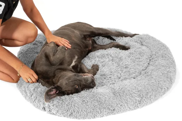 PuppyJoy Okrúhly plyšový pelech pre psov a mačky PLUSH veľ. L 100 cm svetlosivý