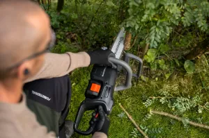 Akumulátorová píla Husqvarna C15X-P4A set