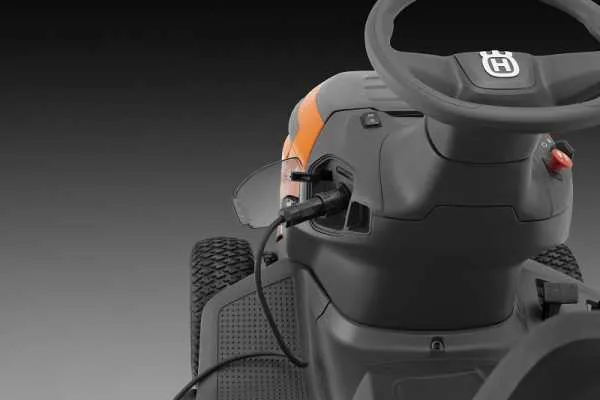 Akumulátorový traktor Husqvarna TC 100i