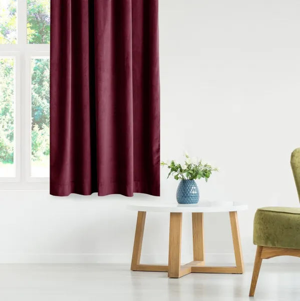 Záves AmeliaHome Velvet s priechodkami 140x270 cm vínový, veľkosť 140x270