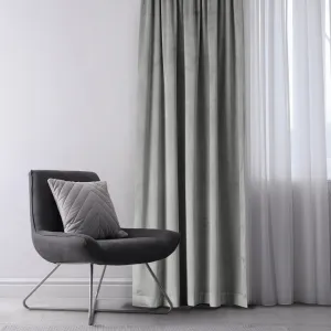Záves AmeliaHome Velvet s priechodkami 140x270 cm strieborný, veľkosť 140x270