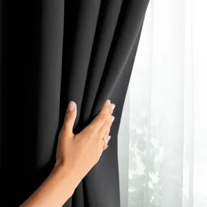 Záves AmeliaHome Blackout s priechodkami 140x270 cm čierny, veľkosť 140x270