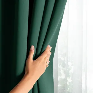 Záves AmeliaHome Blackout s priechodkami 140x245 cm tmavozelený, veľkosť 140x245
