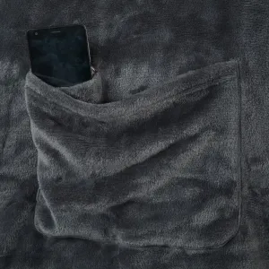 Deka s rukávmi DecoKing Lazy uhľová, veľkosť 150x180