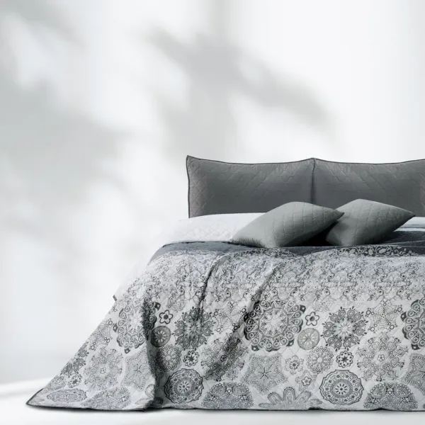 Obojstranný prehoz z mikrovlákna DecoKing Brigha bielo-sivý, veľkosť 170x270
