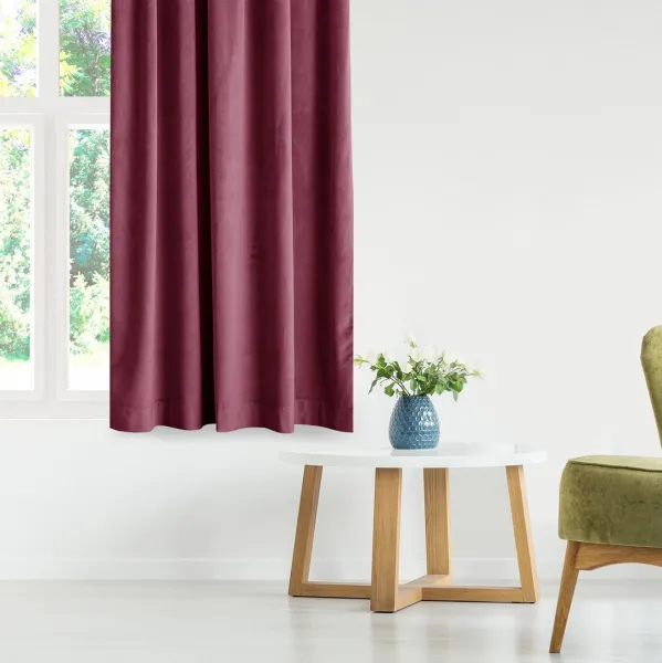 Záves AmeliaHome Velvet s priechodkami 140x270 cm burgundy, veľkosť 140x270