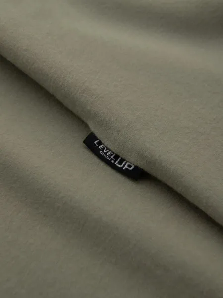 Klasické pánske tričko s dlhým rukávom khaki