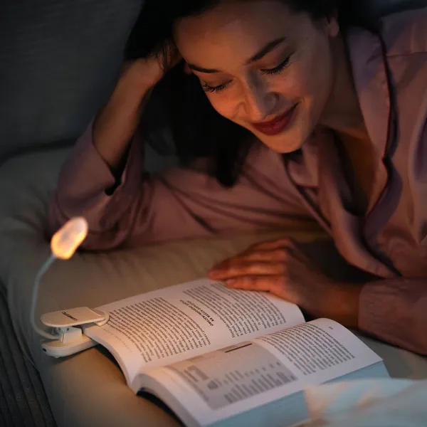 LED Lampička na čítanie bez modrej zložky s clip-onom Farba: Biela