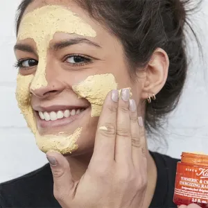 Kiehl's Turmeric & Cranberry Seed Energizing Radiance Mask rozjasňujúca pleťová maska pre všetky typy pleti vrátane citlivej 100 ml
